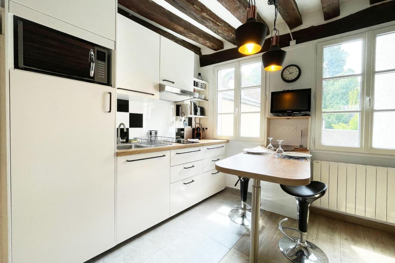 Arts Et Histoires Apartment Chartres Exterior photo